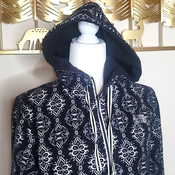 **SOLD** The North Face Damask Design Zip Up Hooded Sweatshirt - Picture 2 of 5